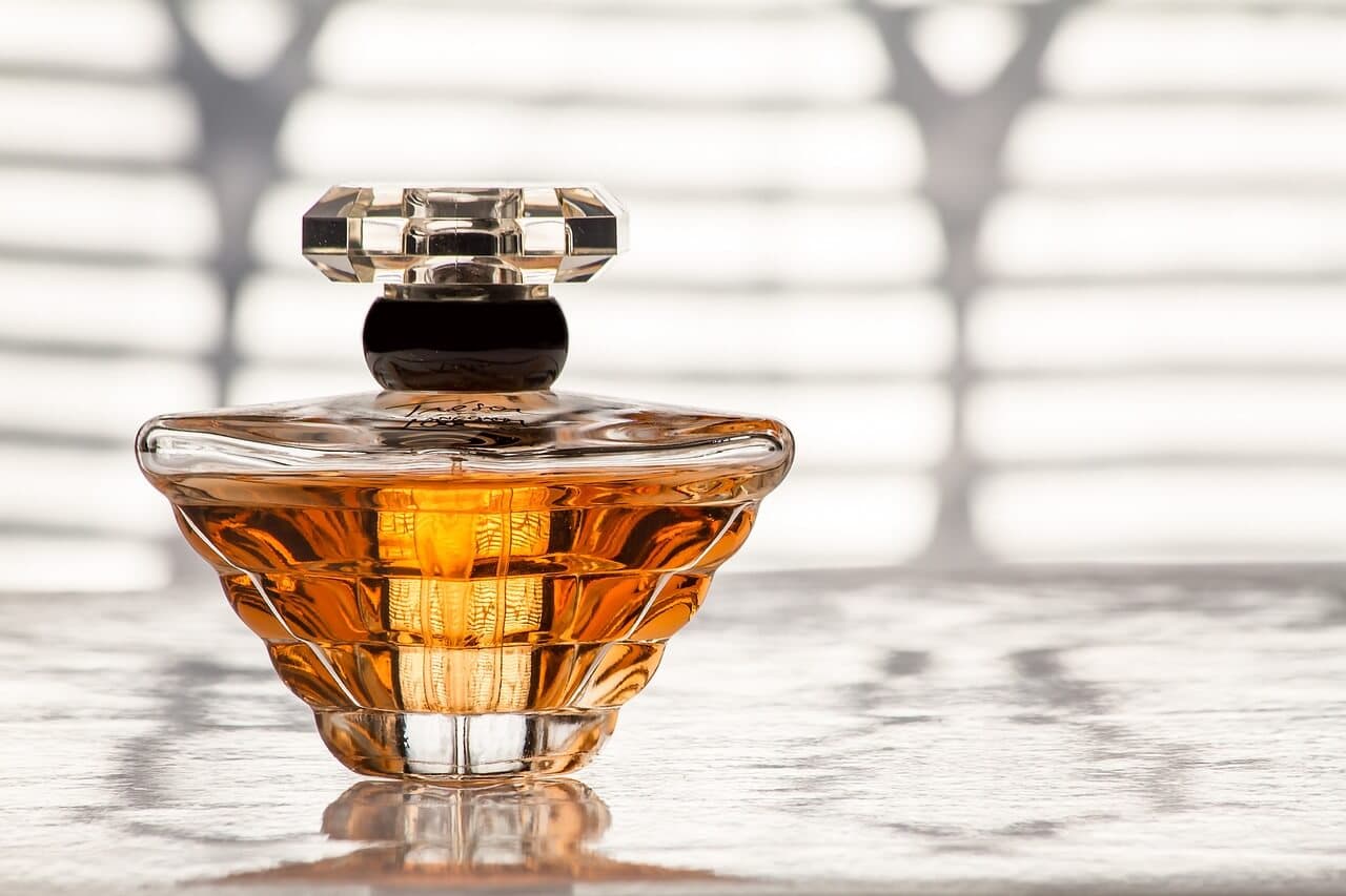 Perfumy Arabskie w Dubaju - Przewodnik po Luksusowych Zapachach